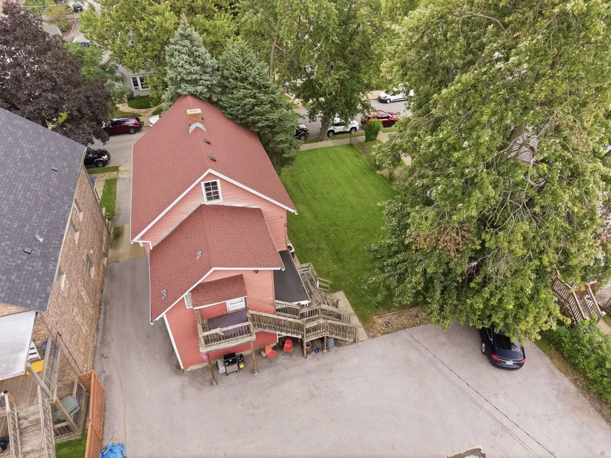 2333 Walnut Street