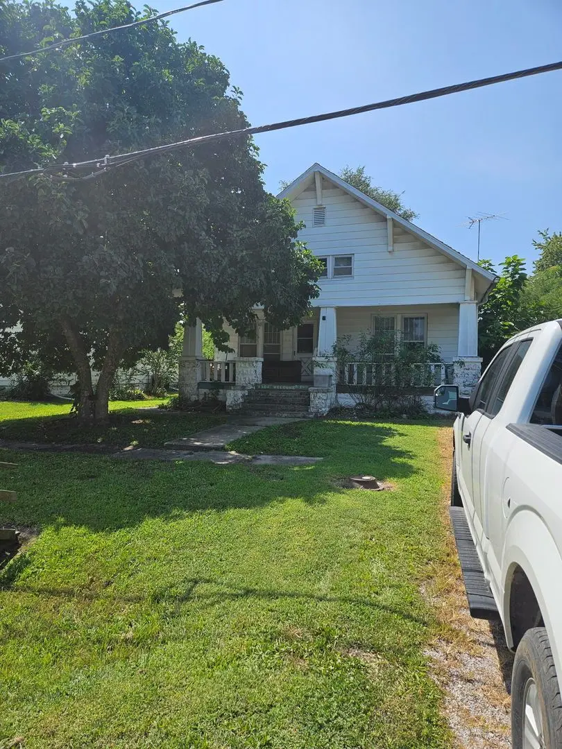 206 S 2nd Street
