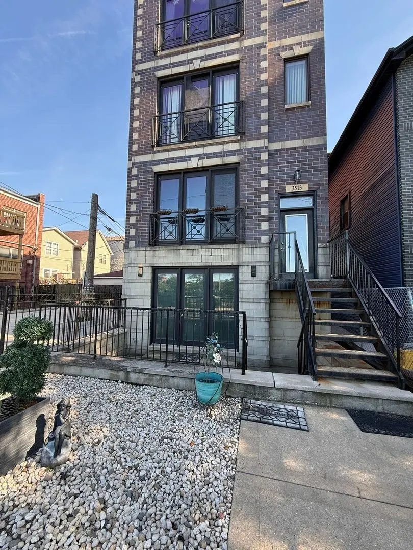 2513 W Congress Parkway