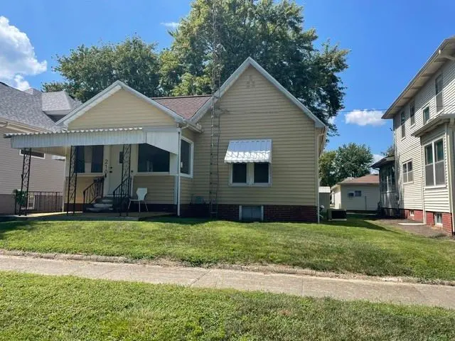210 N Oak Street