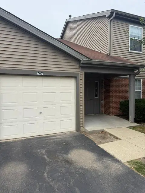 707 E Whispering Oaks Drive