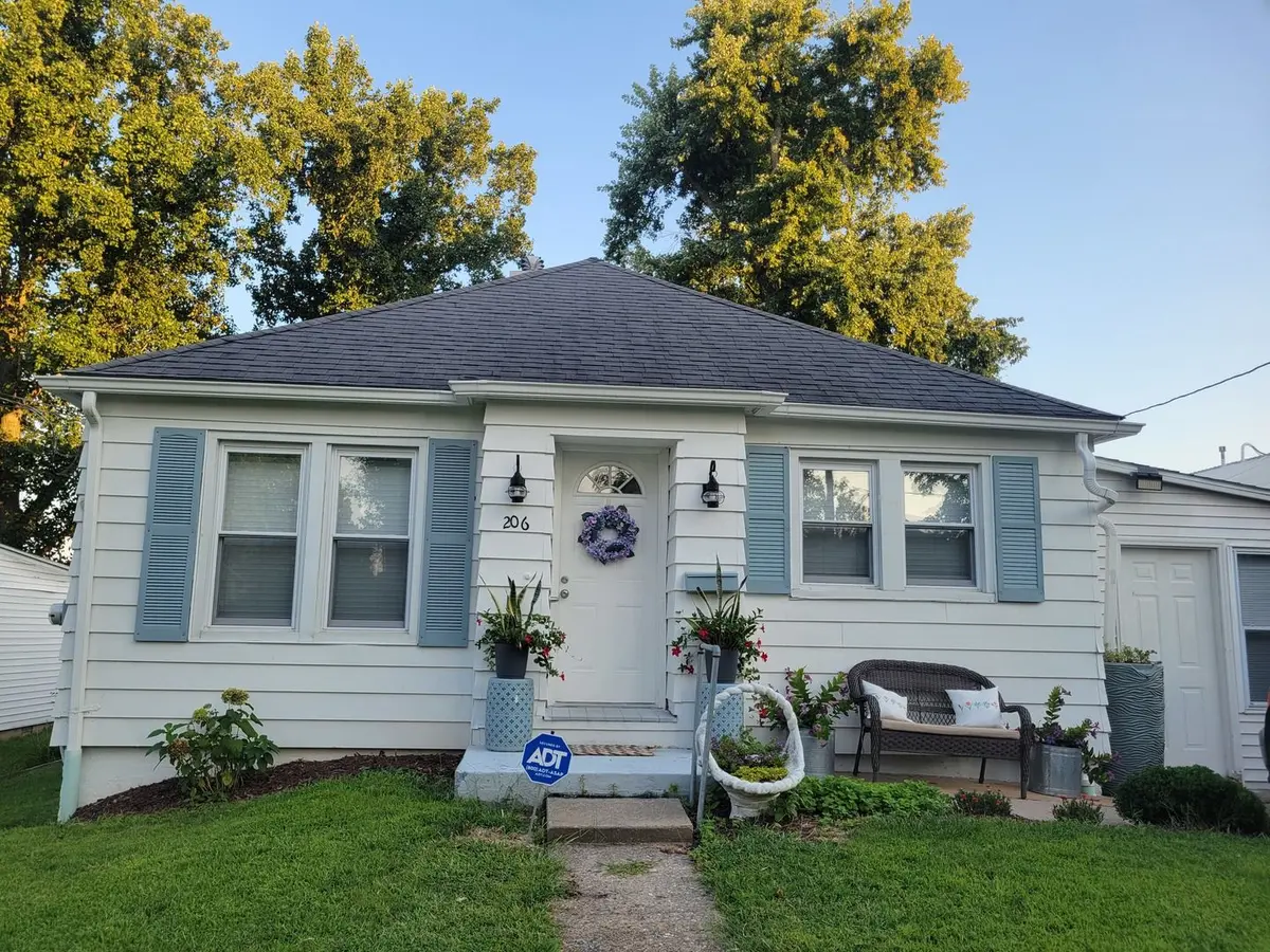 206 Freeman Street
