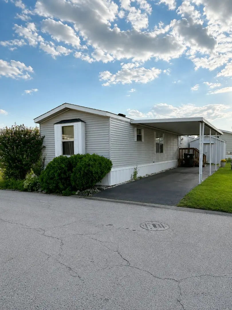27W370 Geneva Road