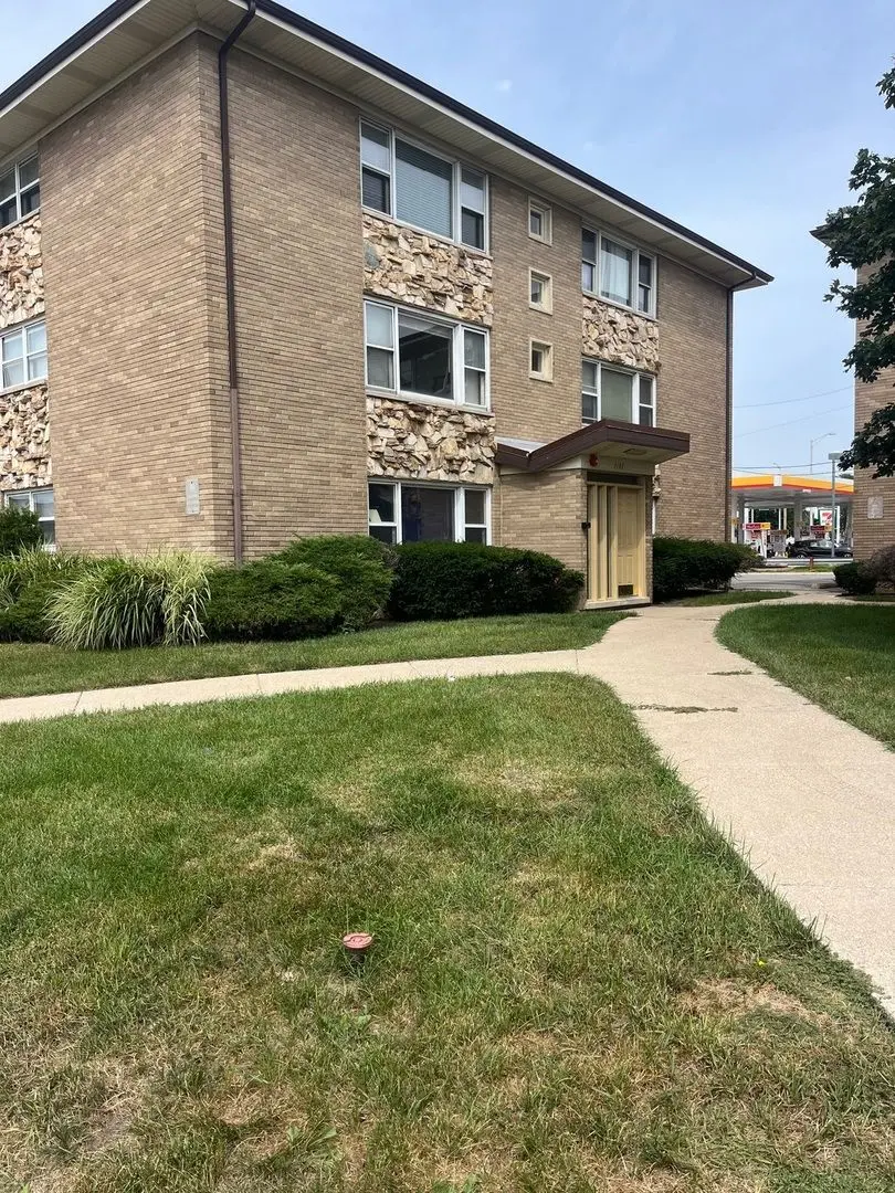 3182 W MEADOW Lane
