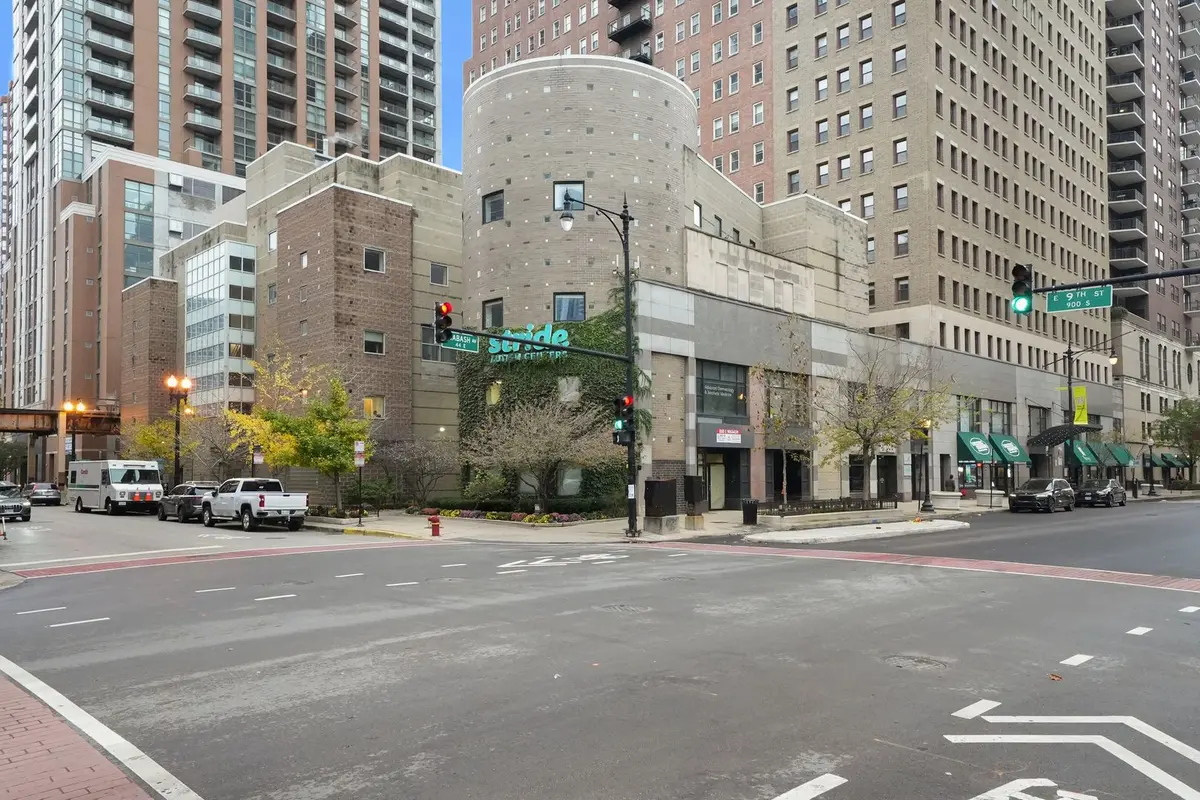 40 E 9th Street