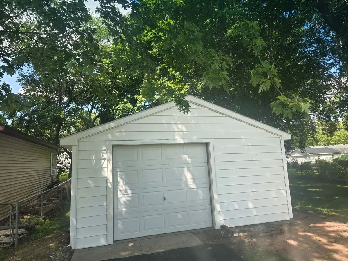 379 E Lincoln Street