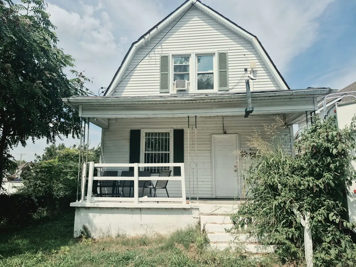14 E Logan Street