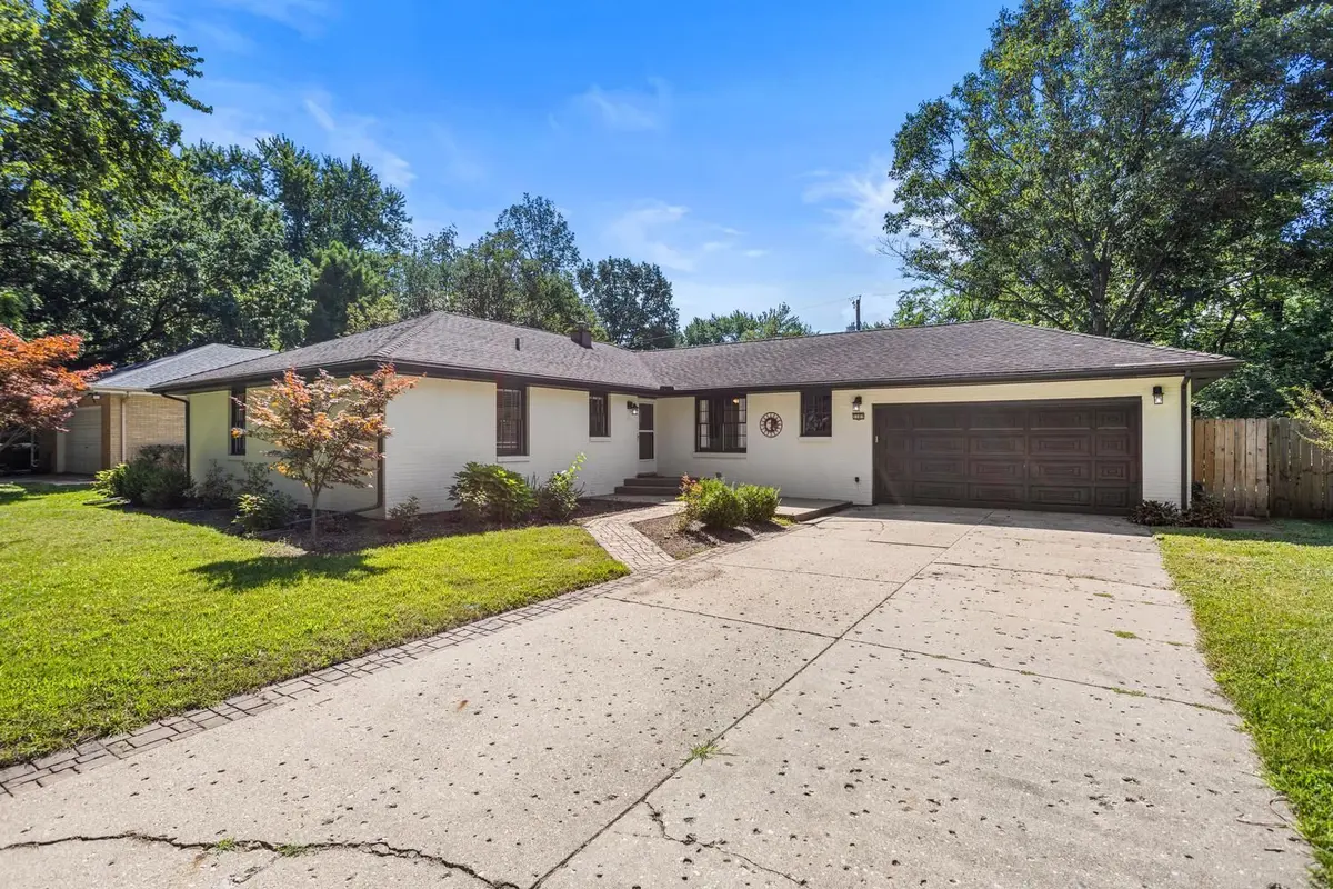 1107 Foothill Drive