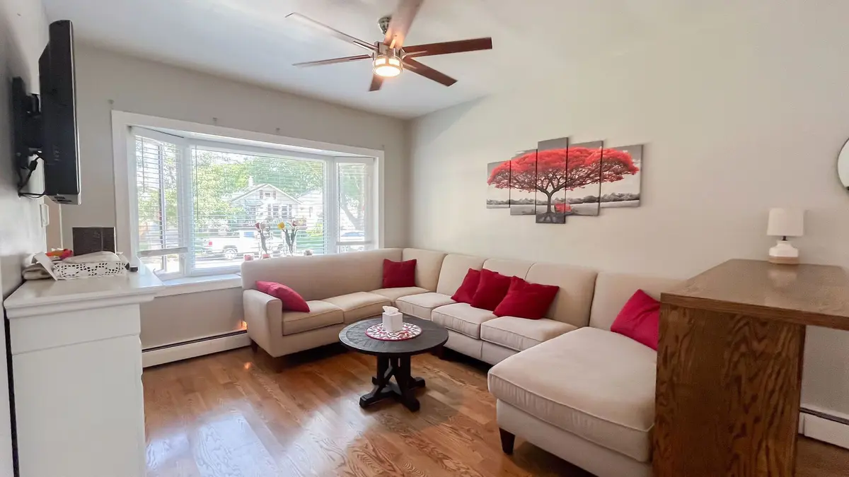 3407 W 115th Place