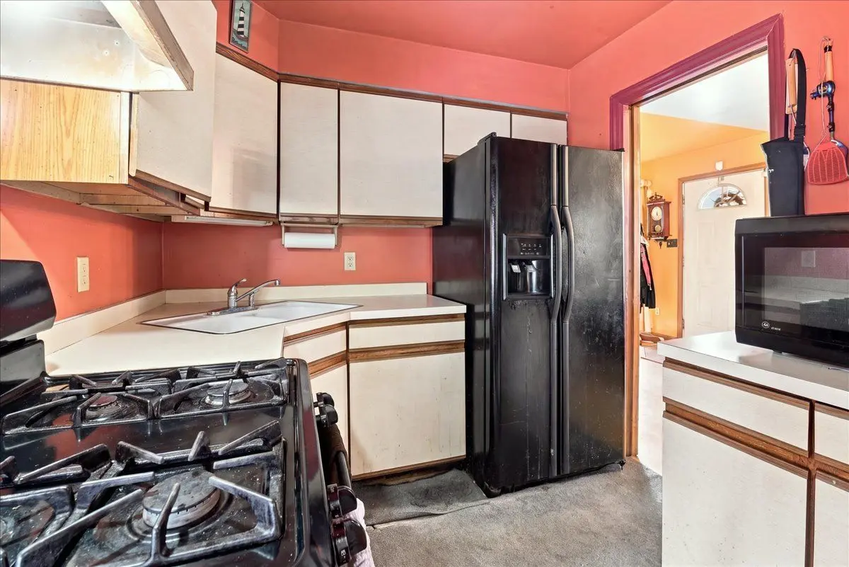 3816 W 84th Place