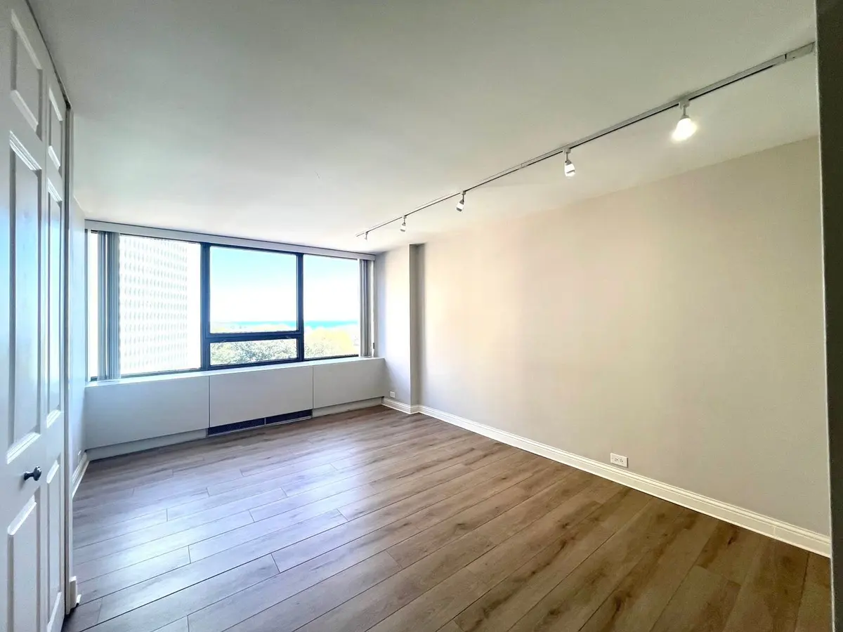 2800 N Lake Shore Drive