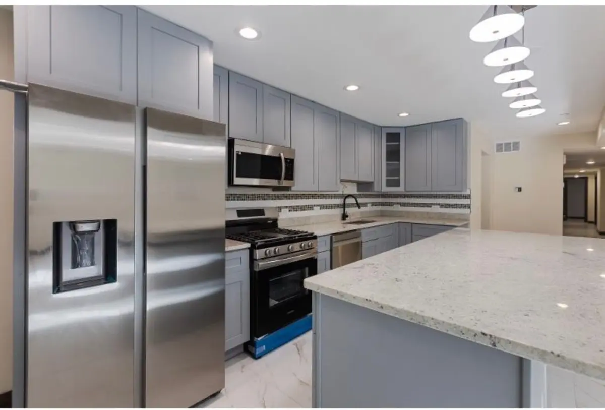 442 E 48th Street