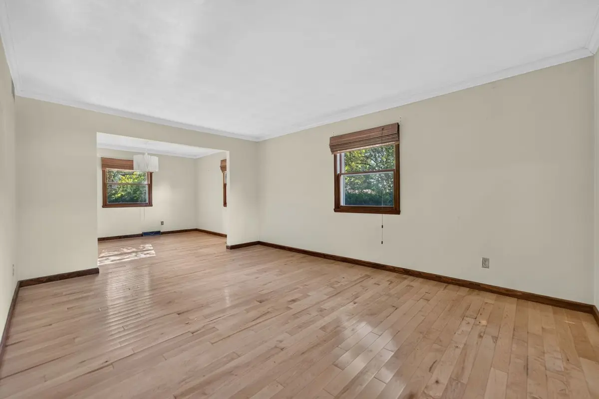 5555 ROANOKE Road