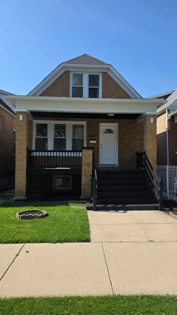 3507 W 60th Place