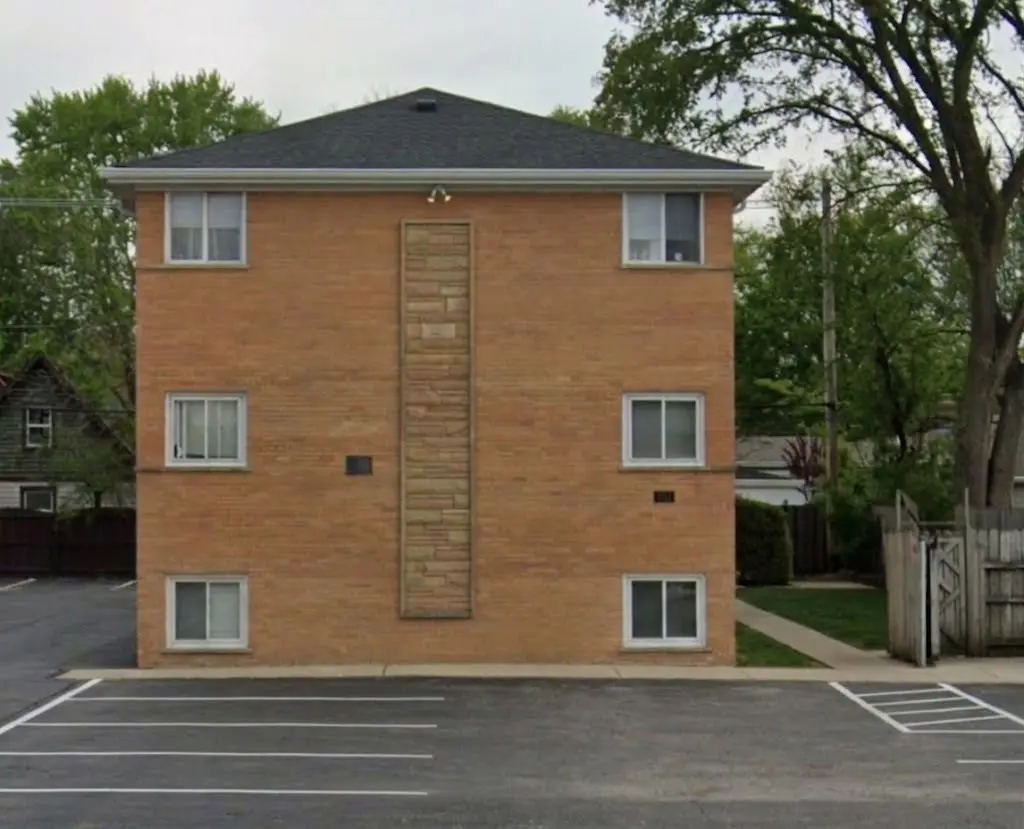 1511 E Roosevelt Road