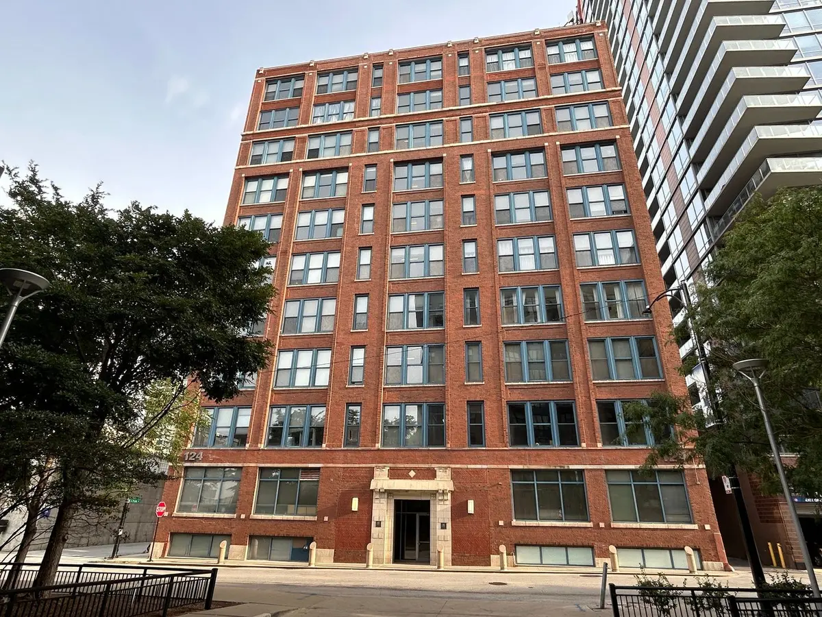 124 W POLK Street