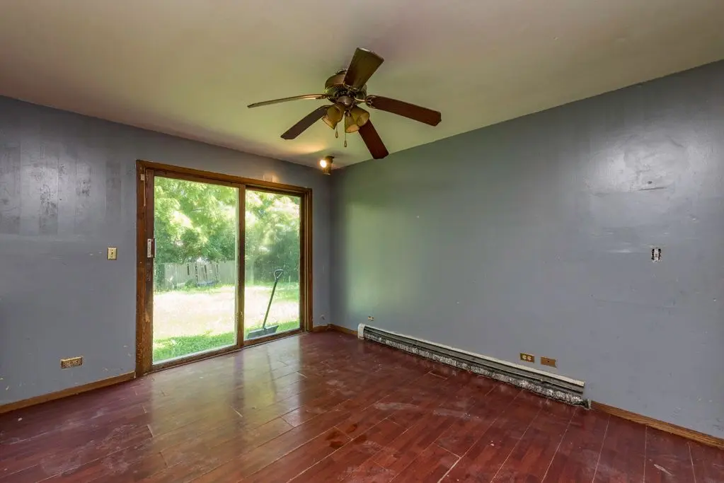2337 N Sheridan Road