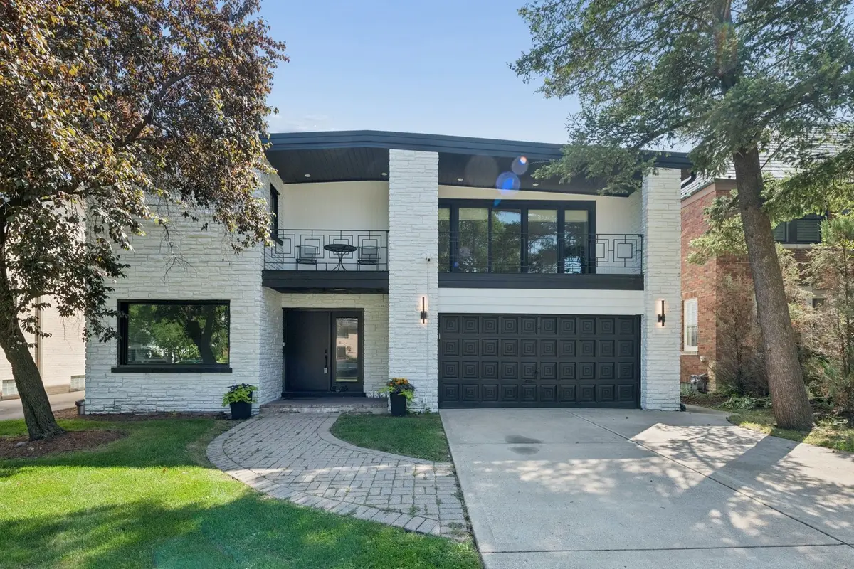 1329 Lathrop Avenue