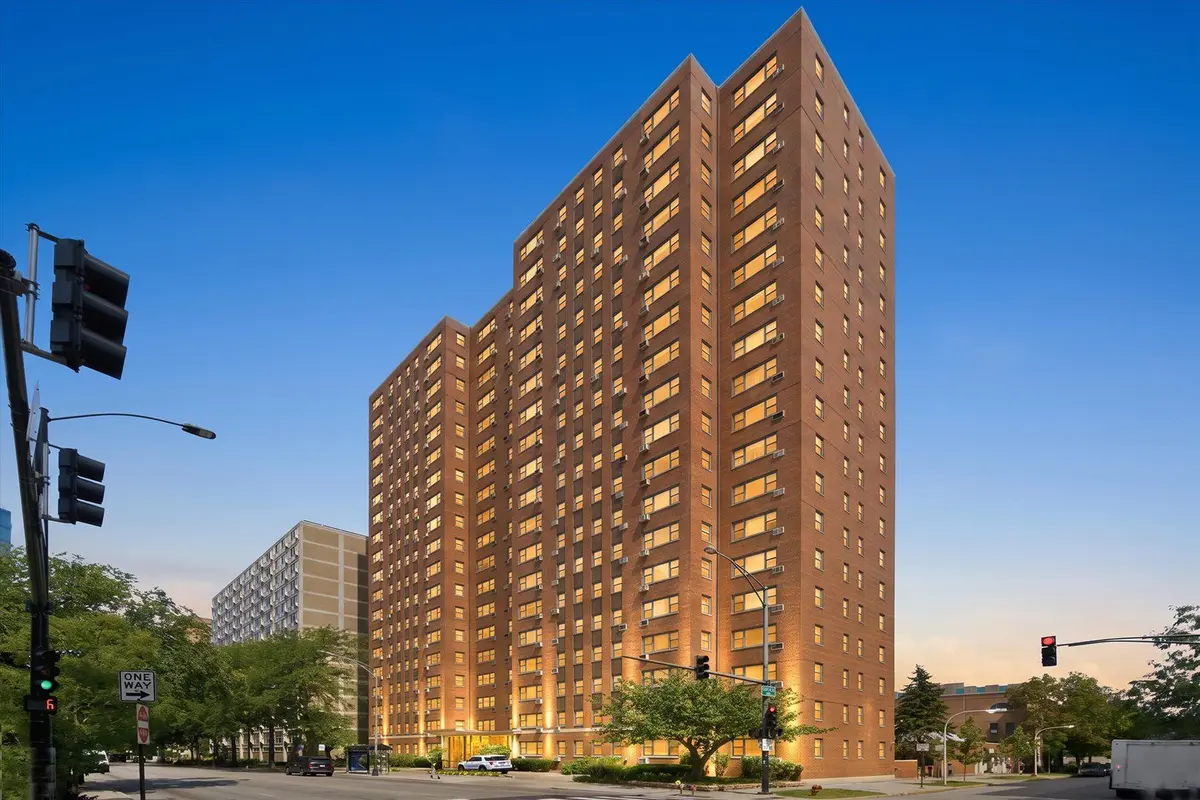 2909 N Sheridan Road