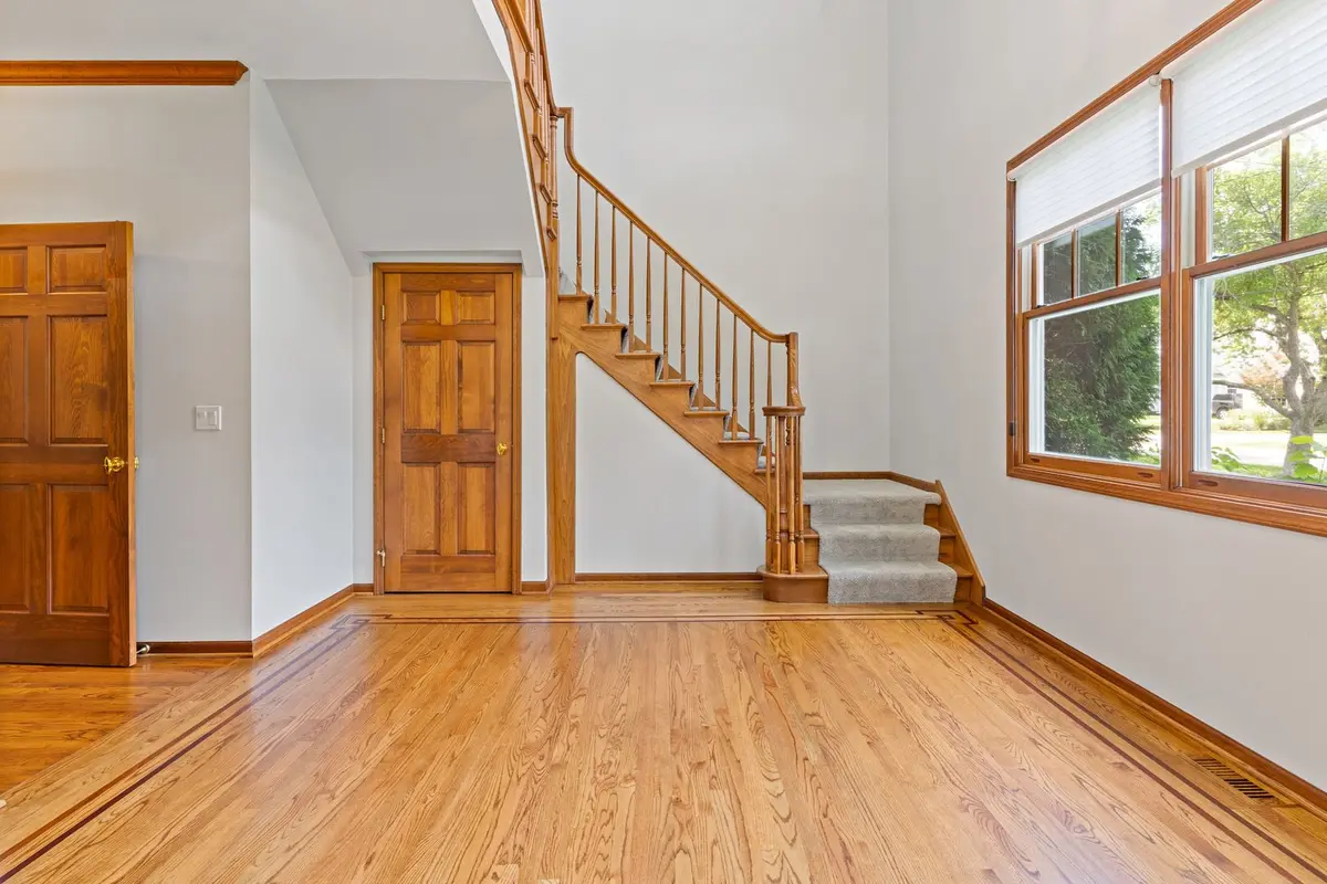 390 Grandview Avenue