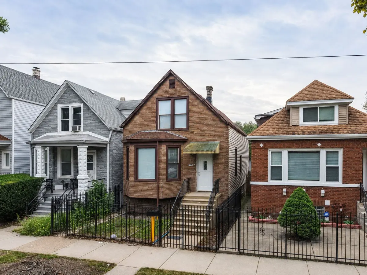 4637 W Mclean Avenue