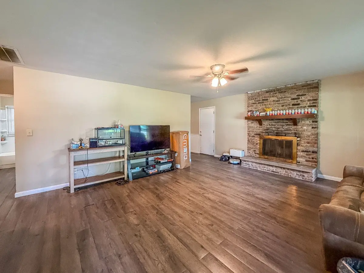 910 Maplepark Drive