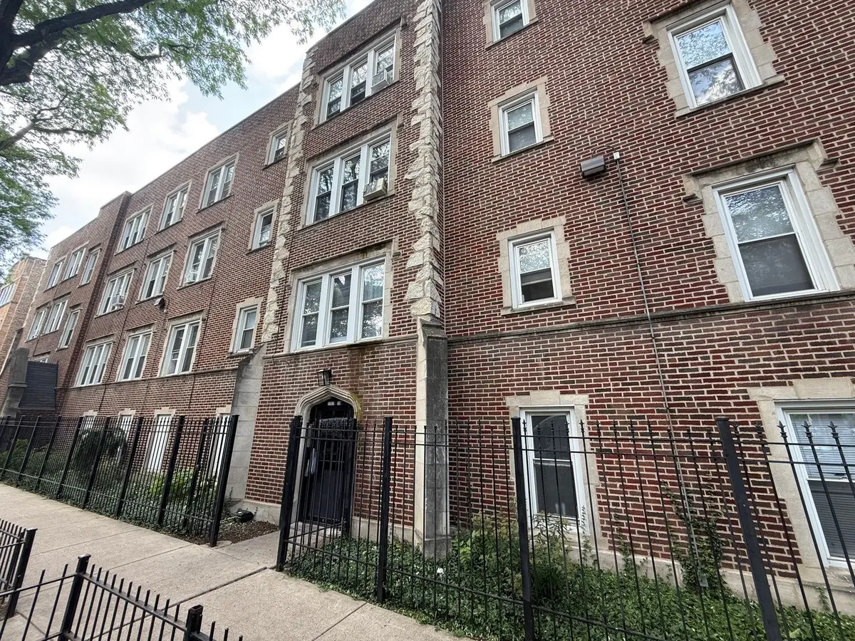2000 W Jarvis Avenue