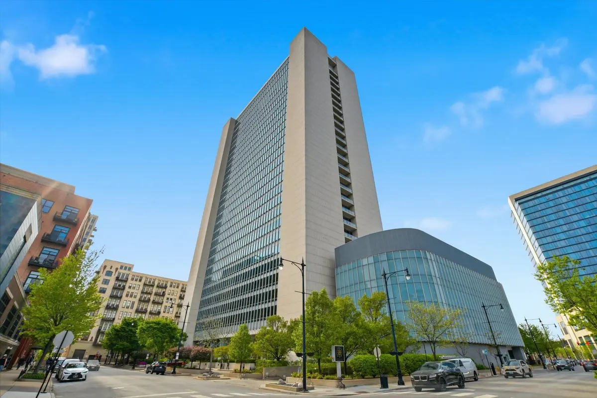 500 W Superior Street