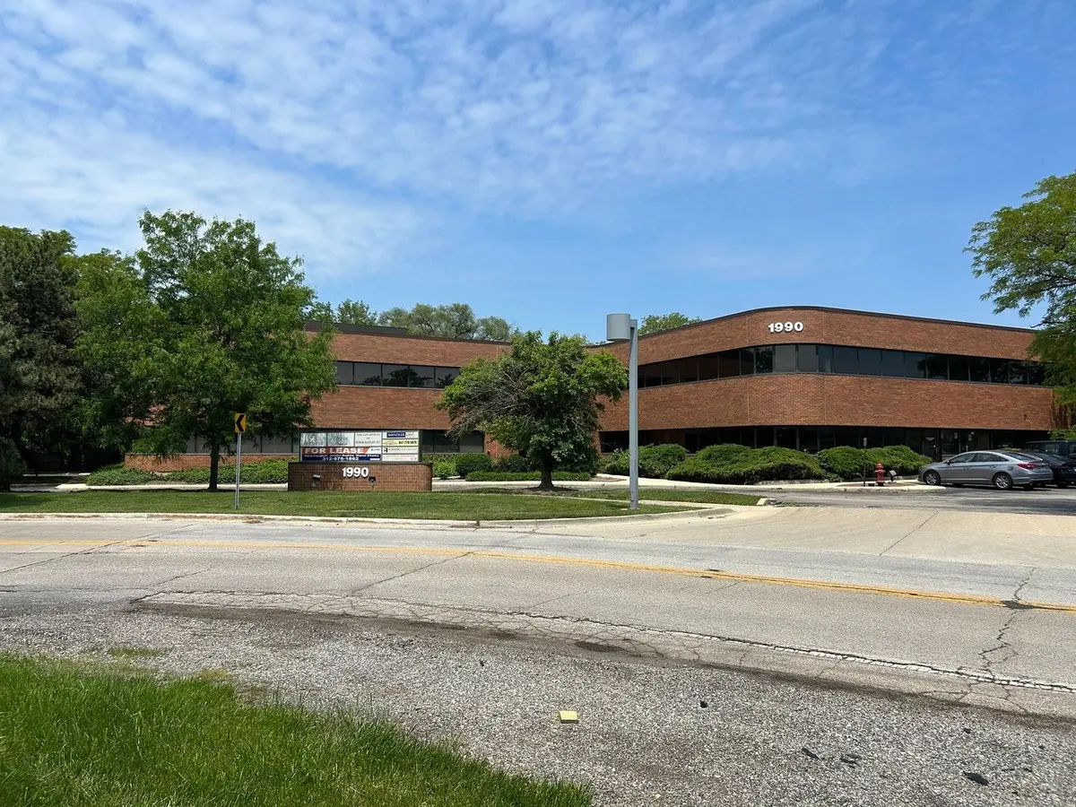 1990 E Algonquin Road