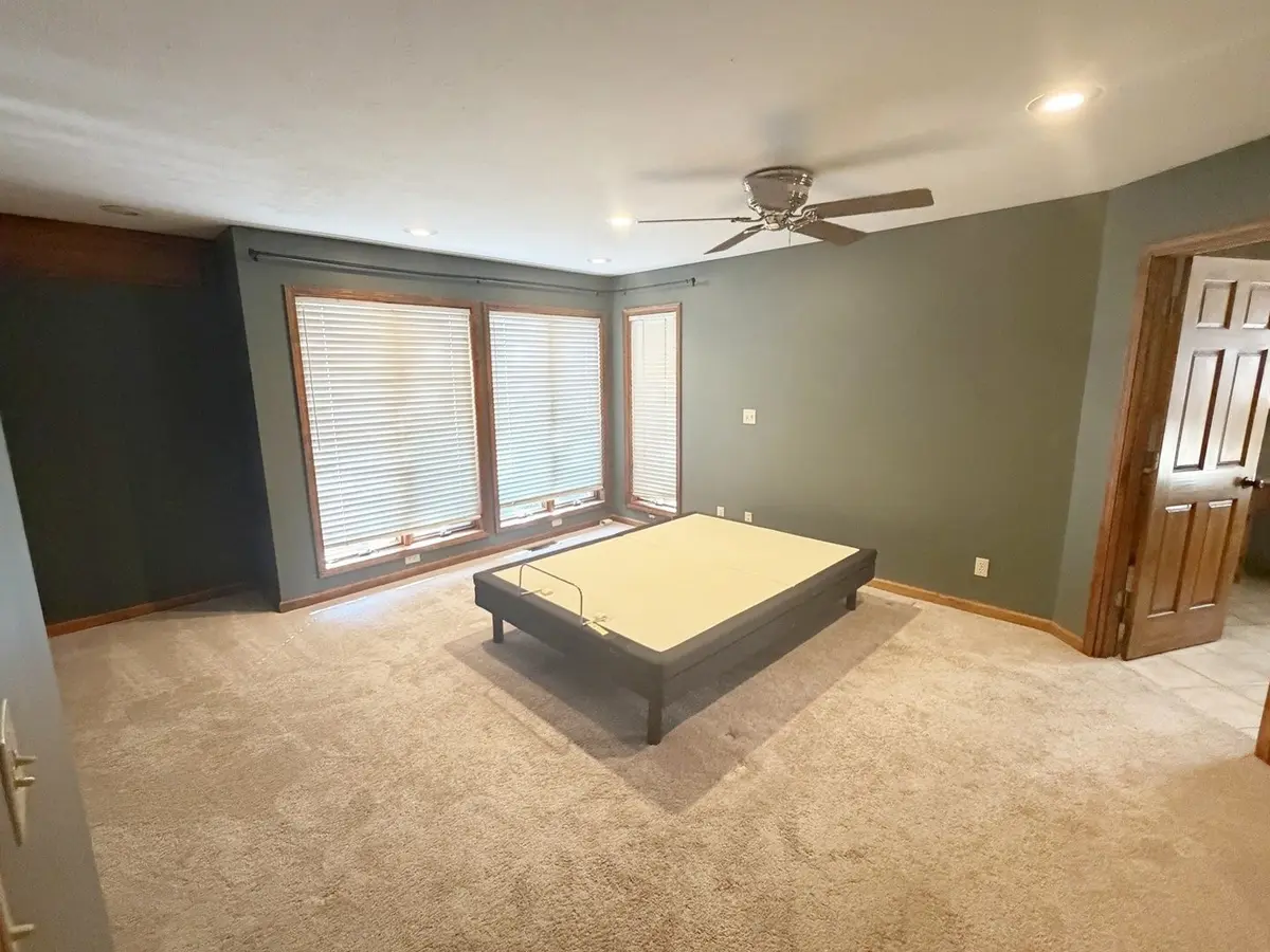 29 E Lakewood Drive