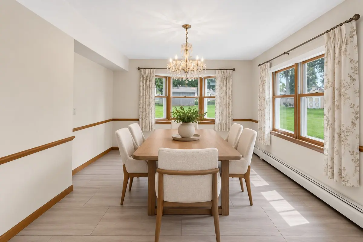 11112 Sunset Lane