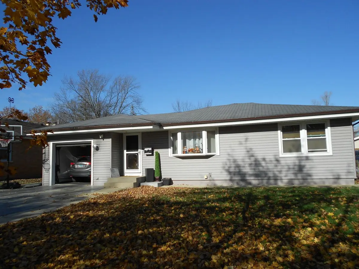 20 W Division Street