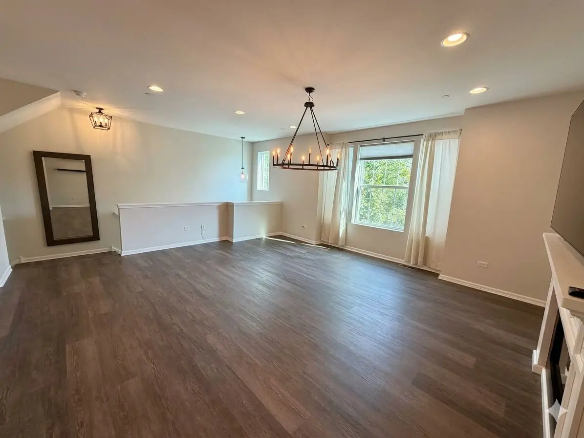 2546 Huntleigh Lane