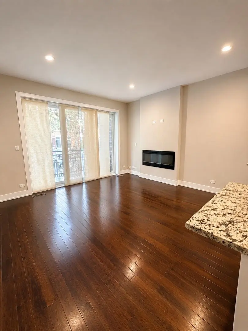 1149 W 17th Street