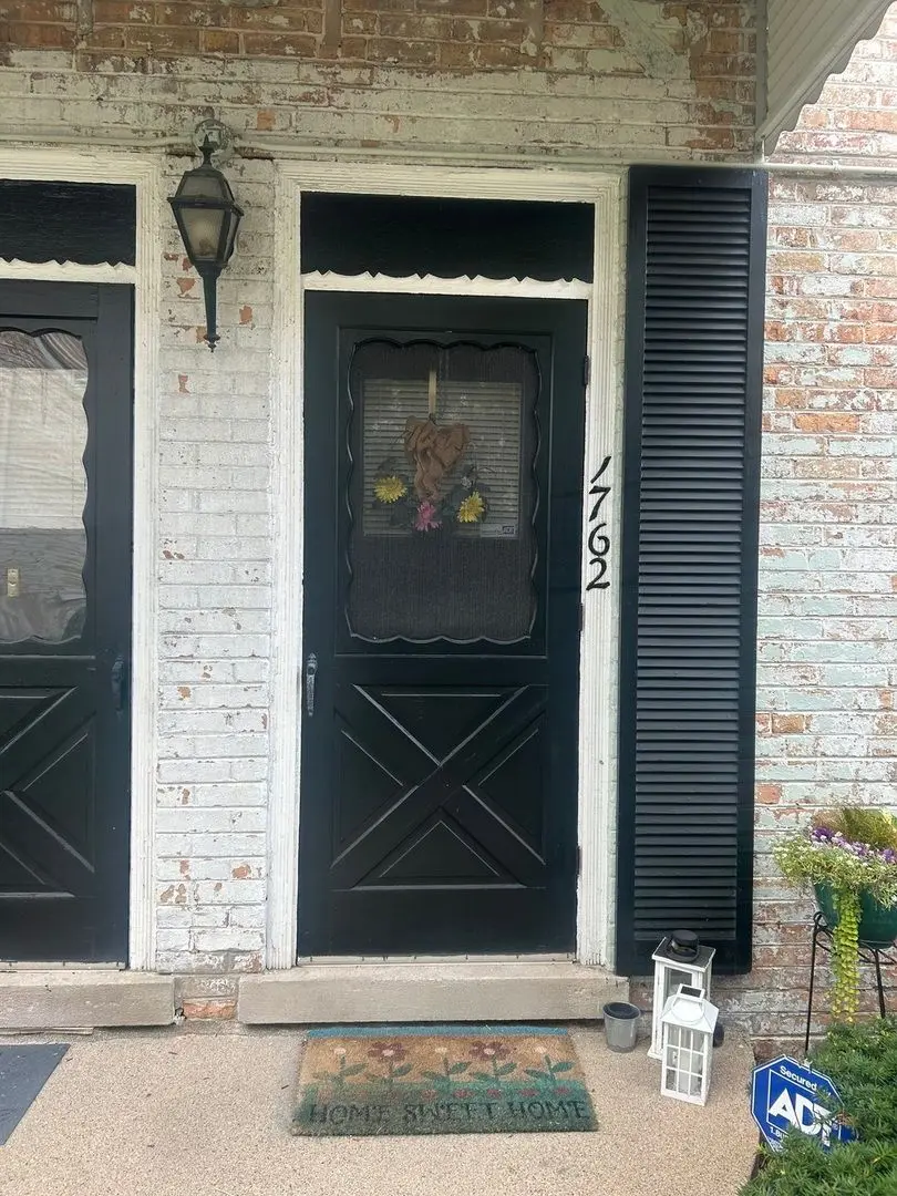 1762 W 95th Place