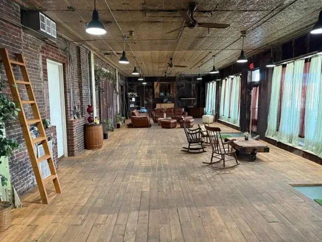 147 N Walnut Street