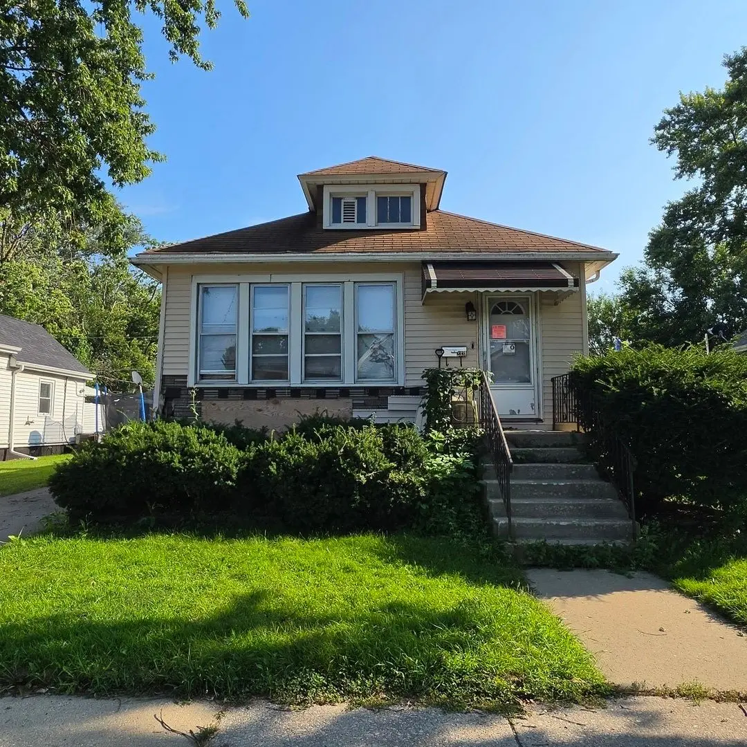 2331 Desplaines Street