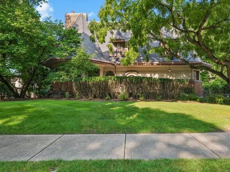 530 Edgewood Place