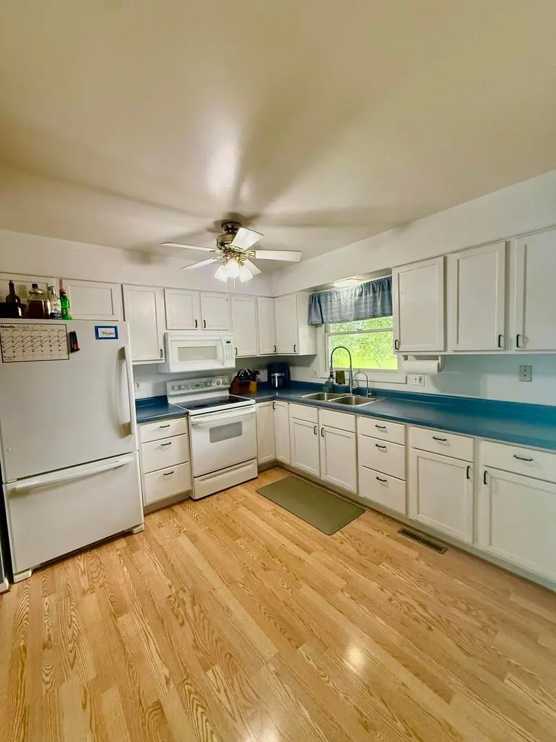 302 S 6th Street