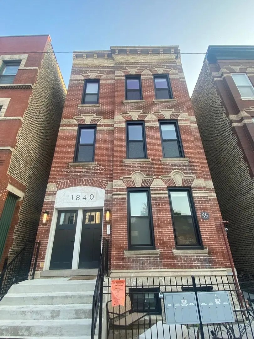 1840 W Augusta Boulevard