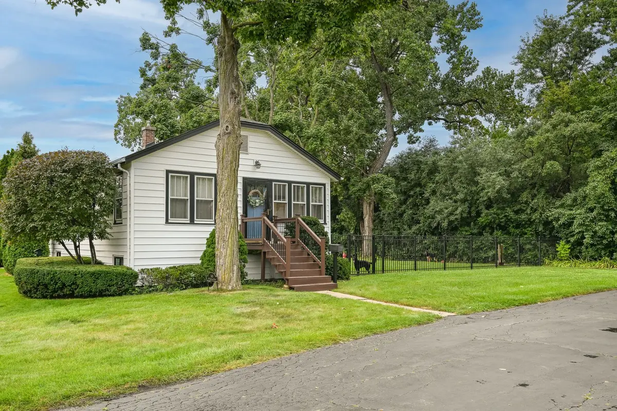 140 W Frontage Road