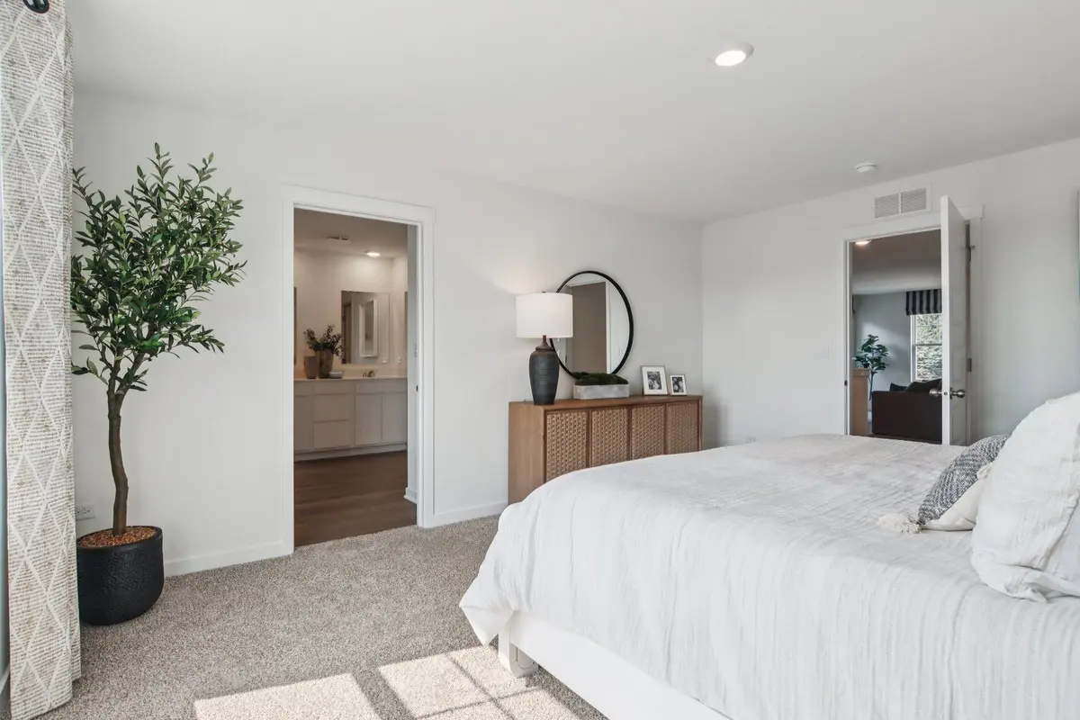 2318 Hirsch Road