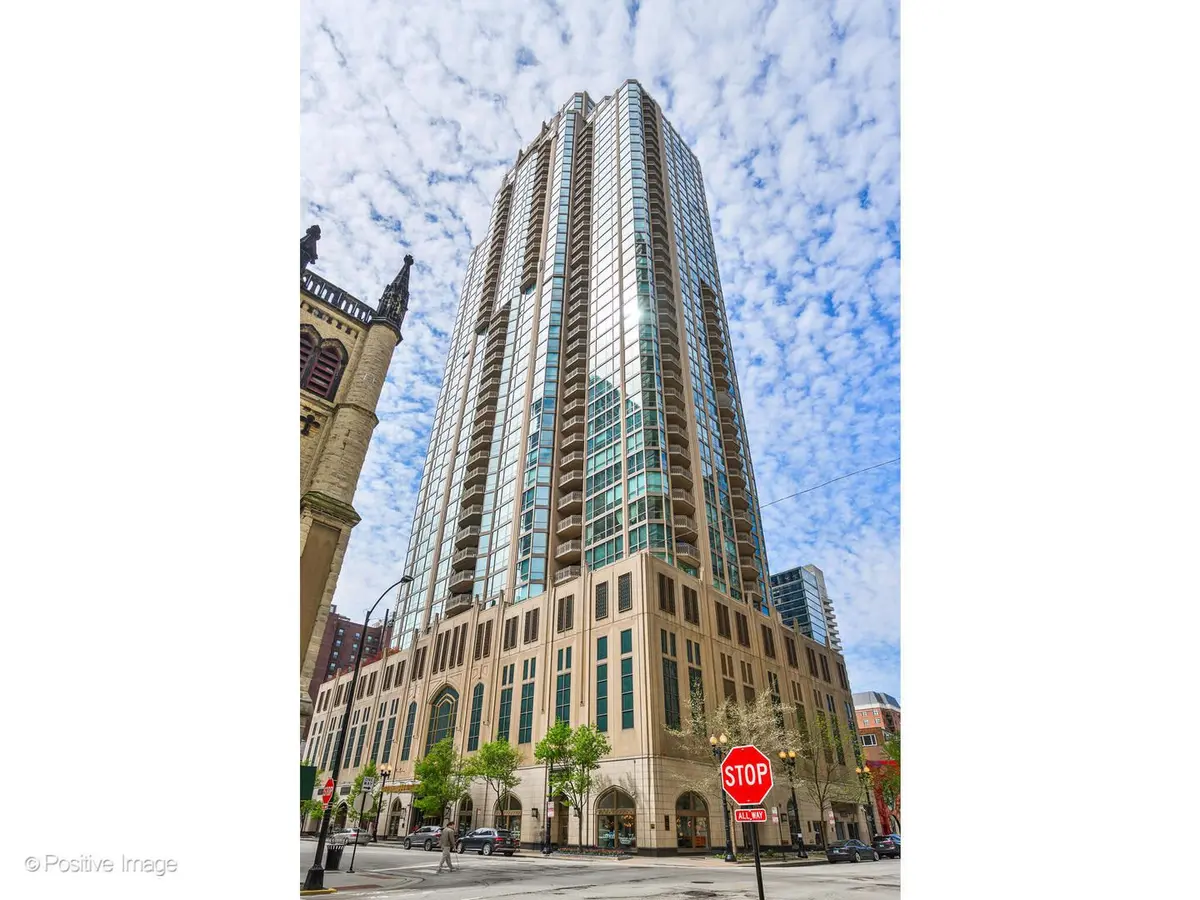 21 E Huron Street