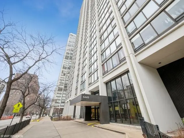 5445 N Sheridan Road
