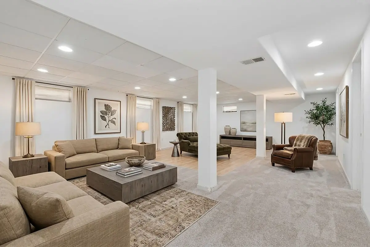 6619 Courtney Drive