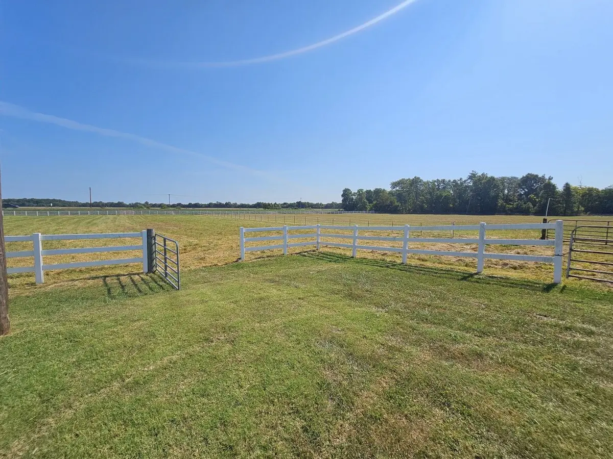 11246 N General Tire Lane