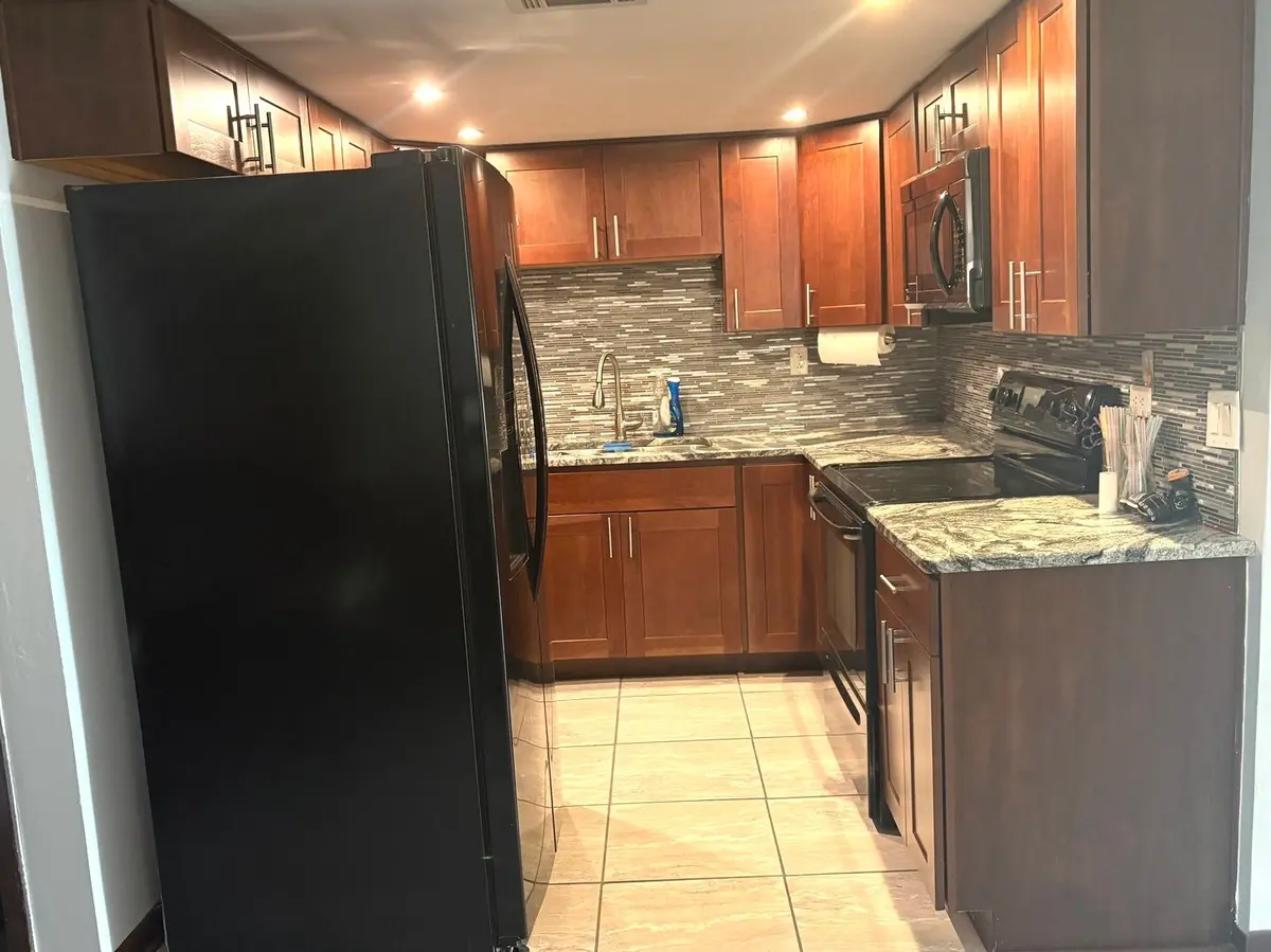 7006 W 98th Street