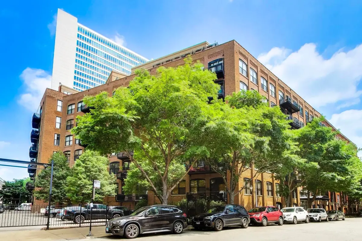 520 W Huron Street