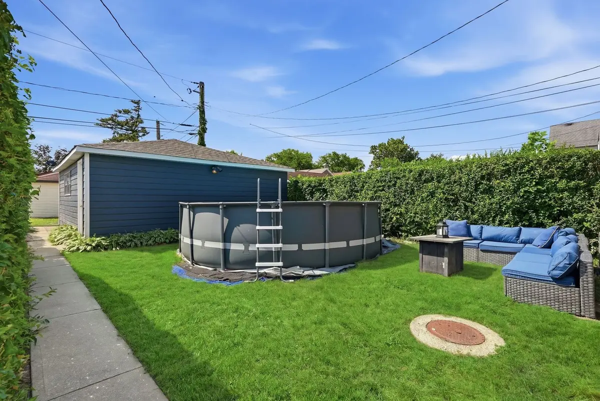 7731 W Palatine Avenue