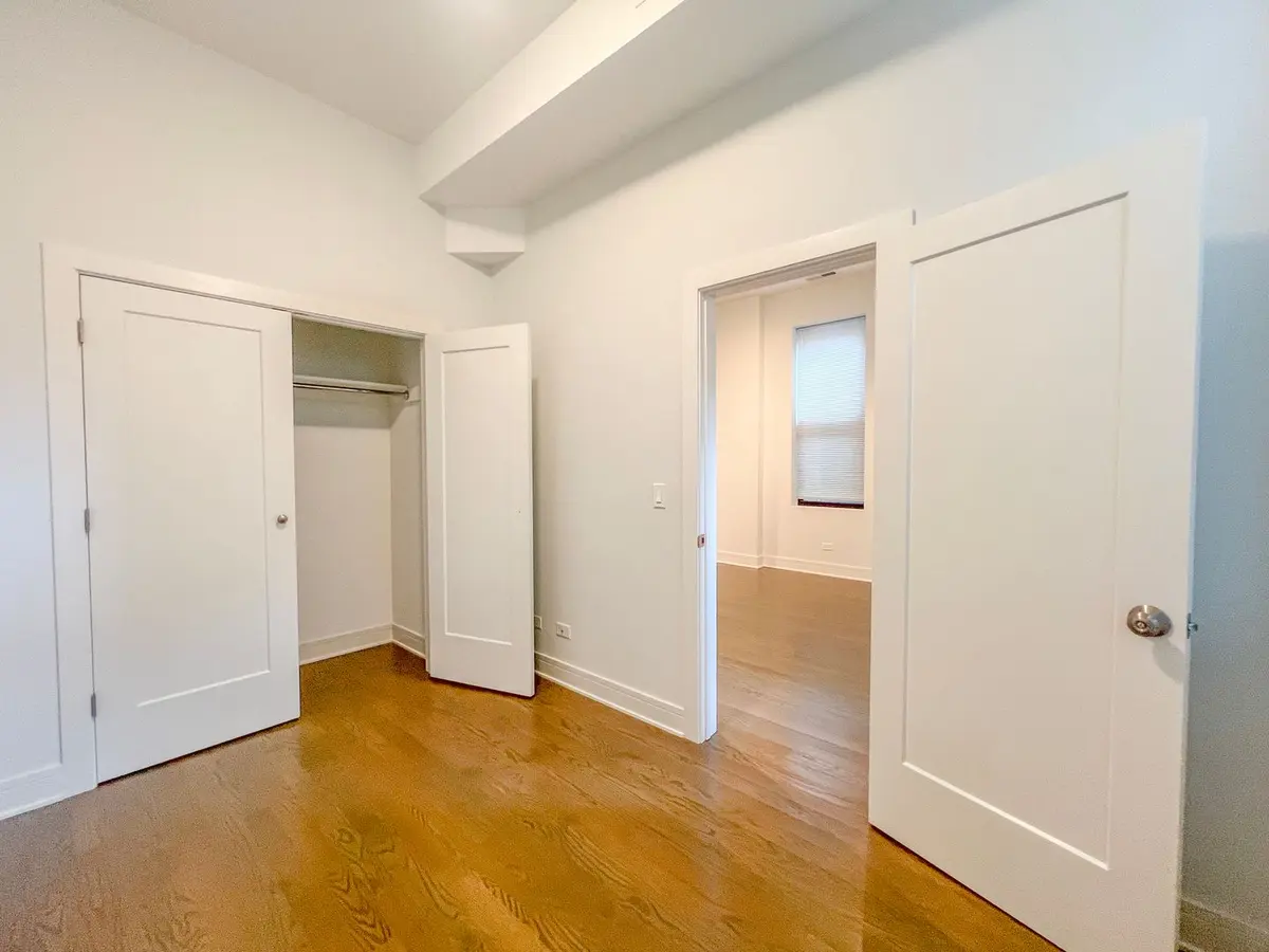 951 W Armitage Avenue